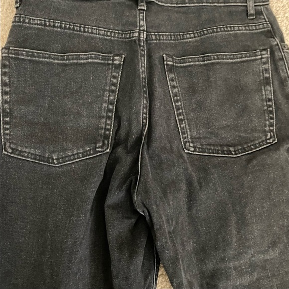 Everlane Cheeky Jean in Black - Picture 3 of 7